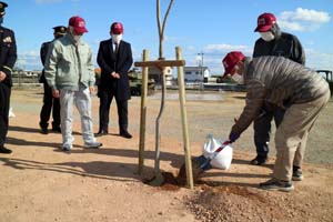 徳島駐屯地開設10年を記念 桜を植樹